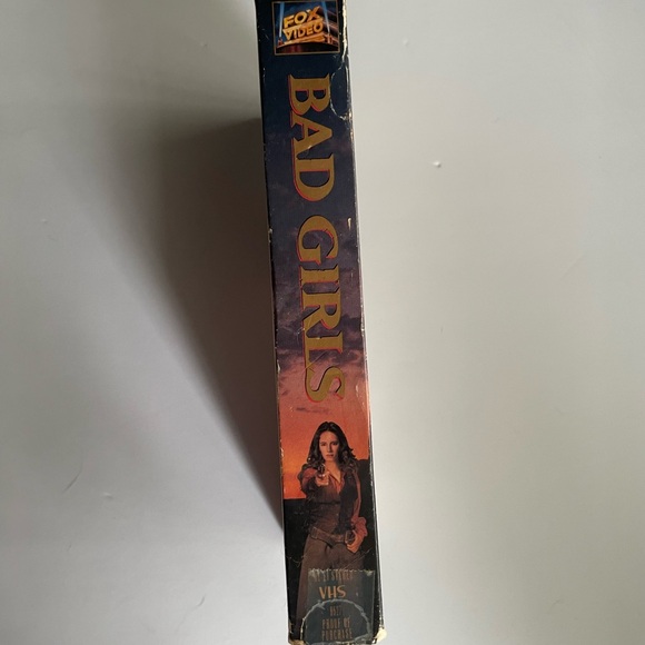 Bad Girls VHS tape - Picture 3 of 6